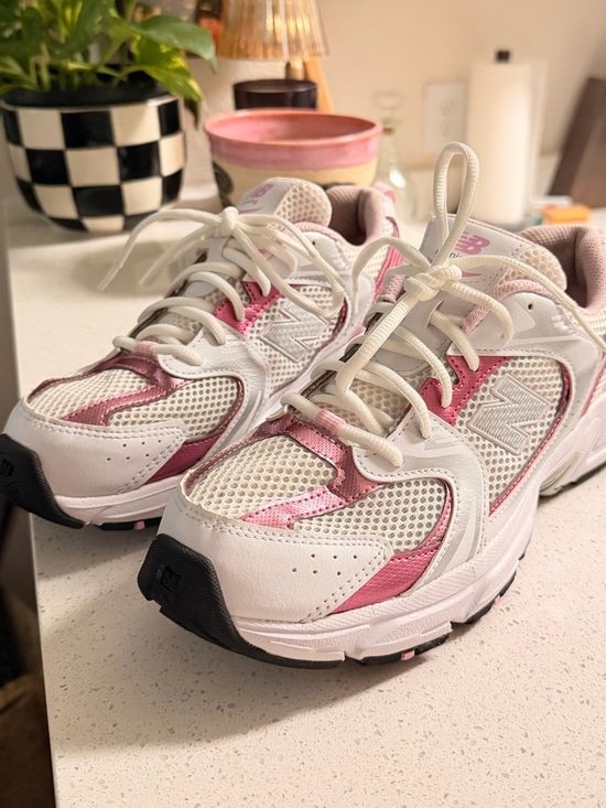 New Balance Shoes - New Balance White & Pink Running Shoes